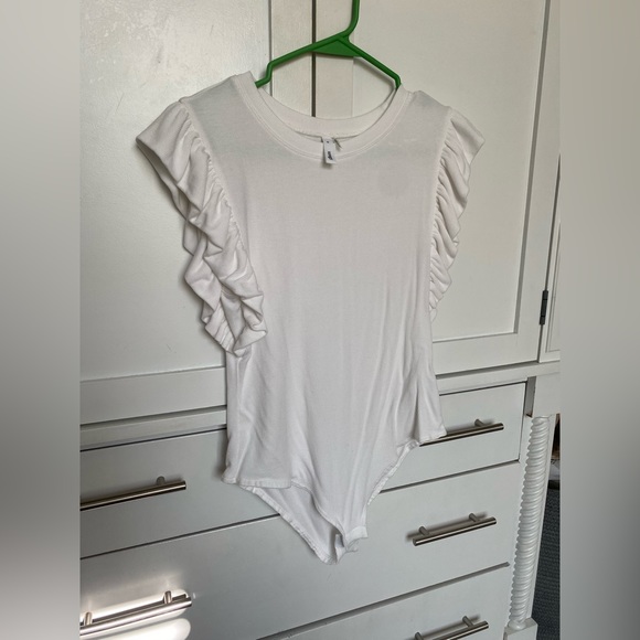 INNOCENT SMILES RIBBED RUFFLE SLEEVE BODYSUIT - Picture 4 of 6